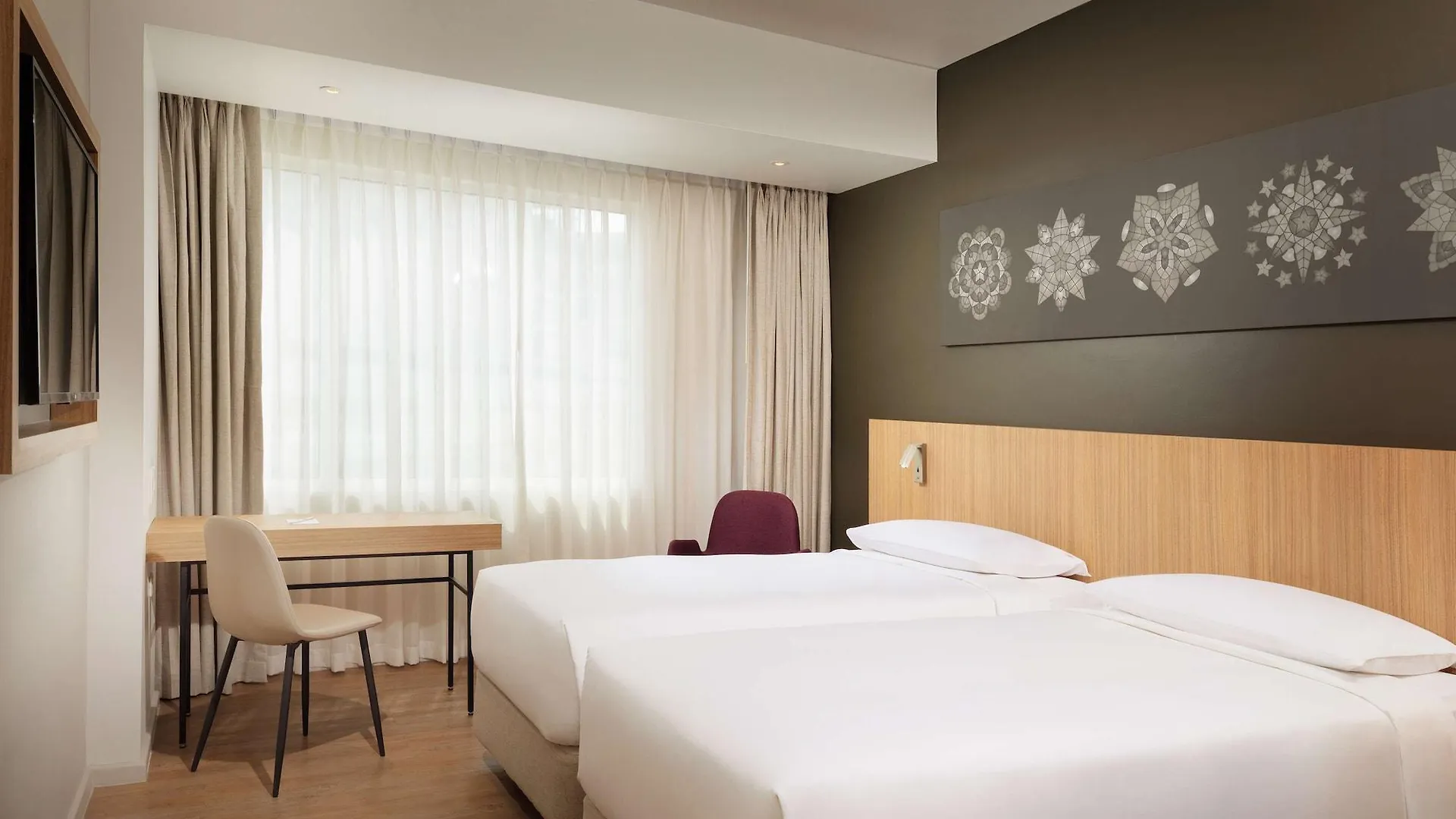 Park Inn By Radisson Clark Ángeles Hotel