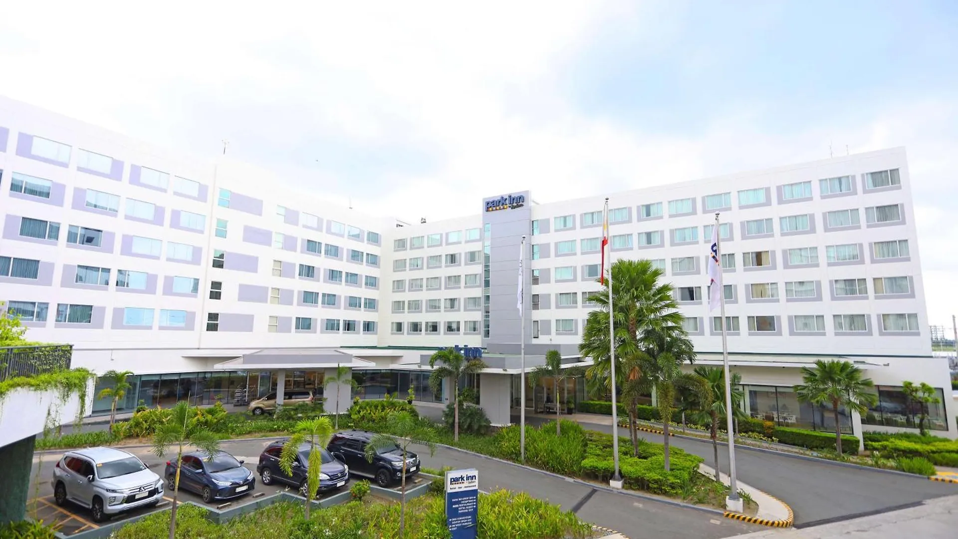 Park Inn By Radisson Clark Angeles Hotel