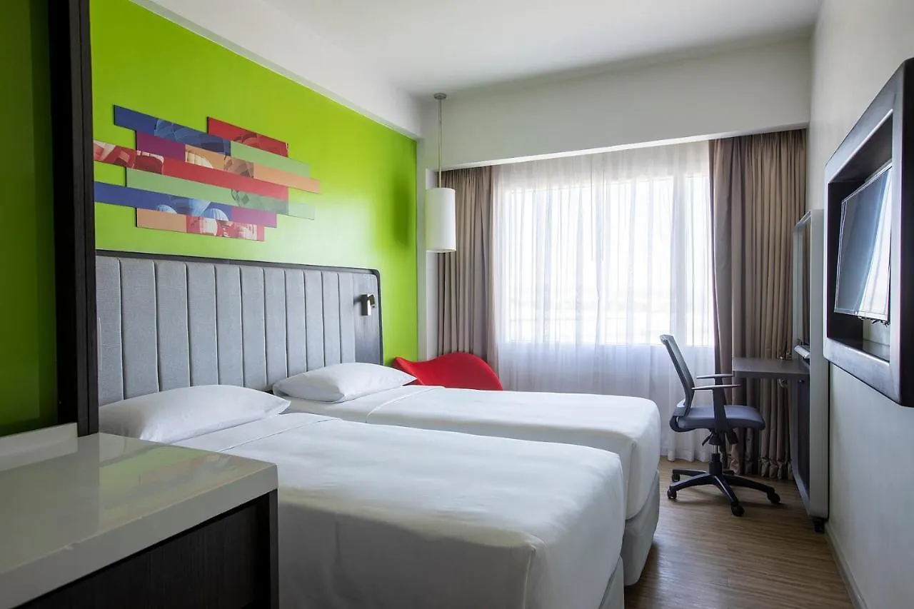 Park Inn By Radisson Clark Angeles Hotel