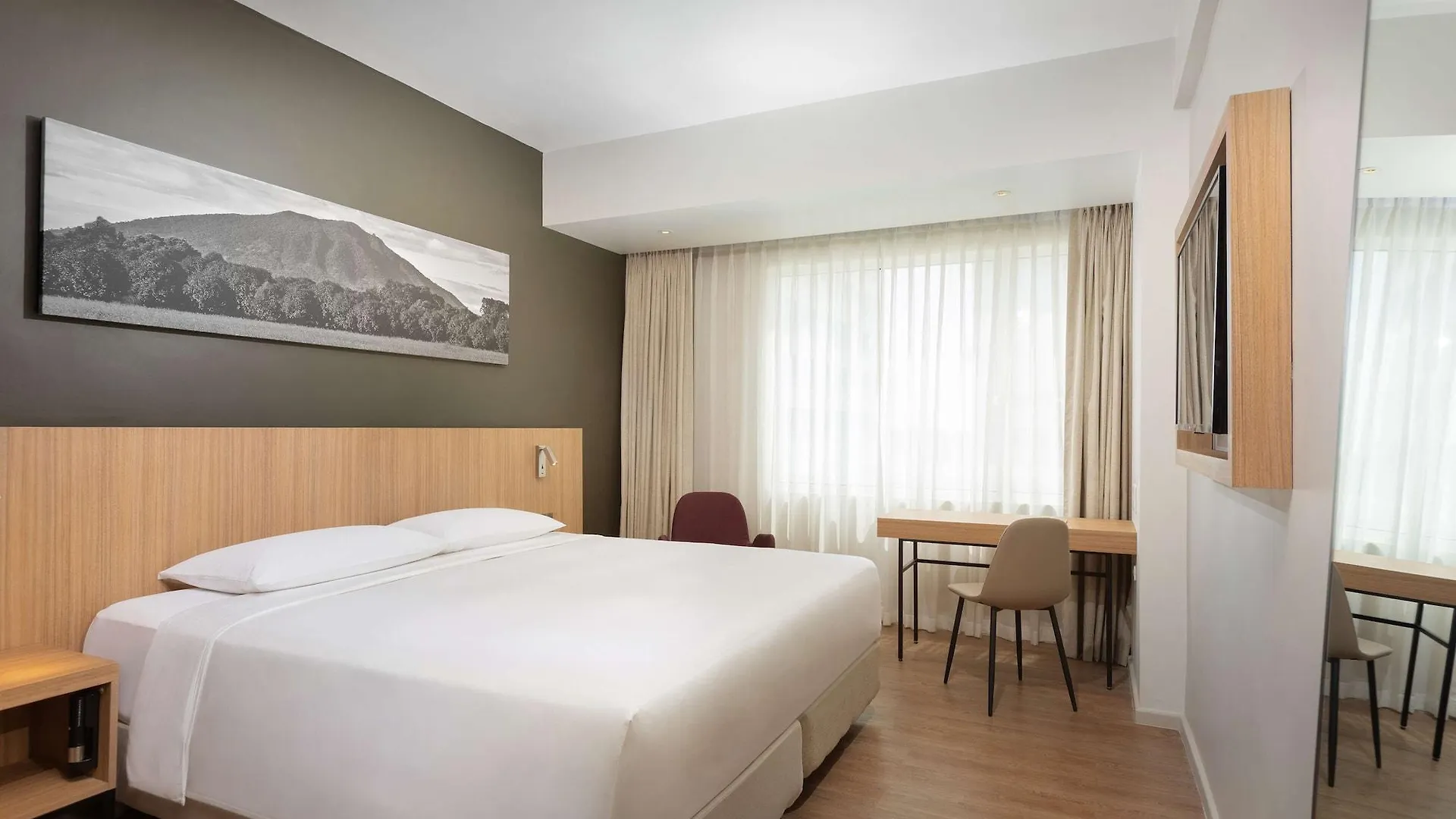 Hotel Park Inn By Radisson Clark Angeles