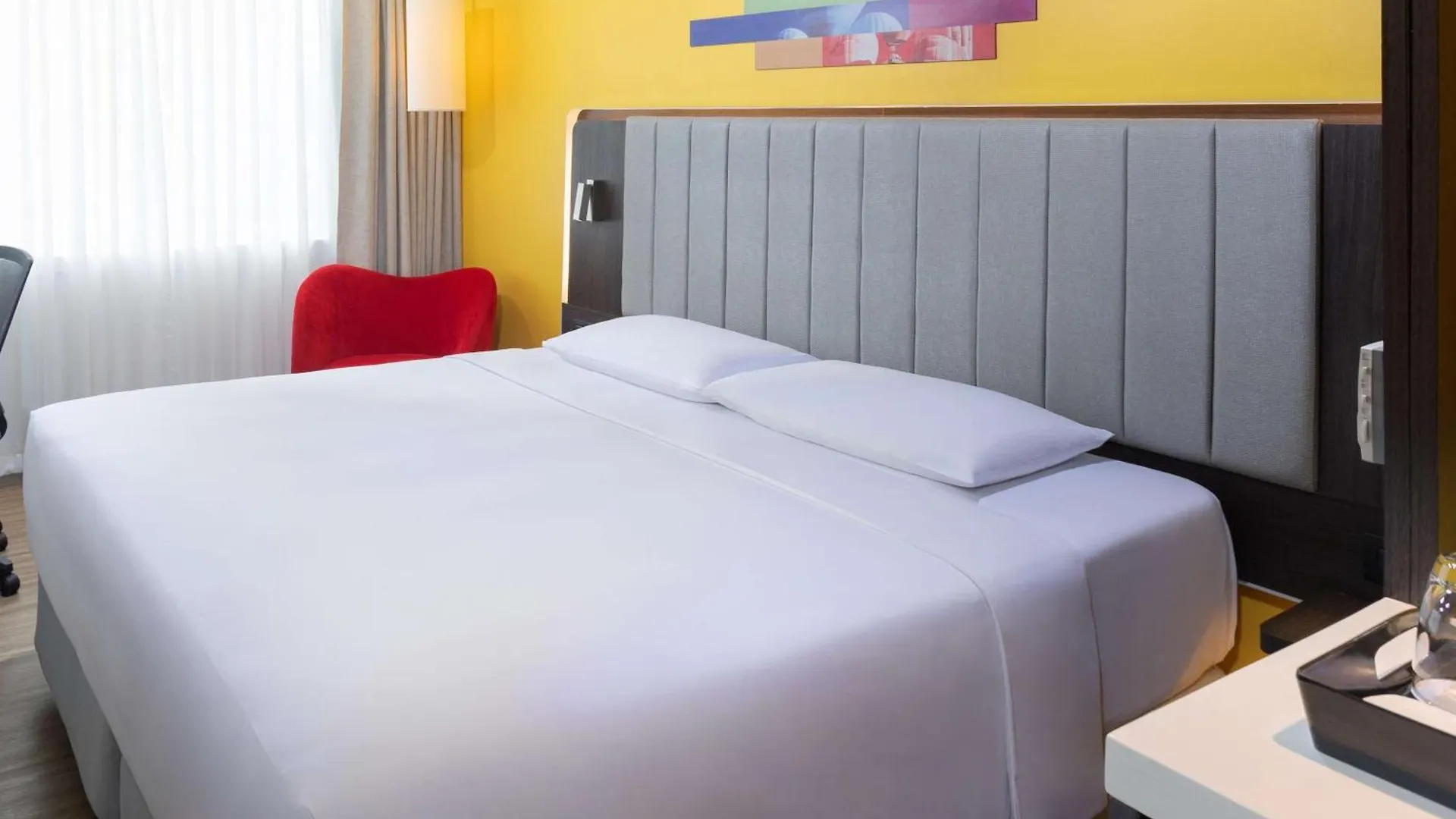 Park Inn By Radisson Clark Angeles Hotel