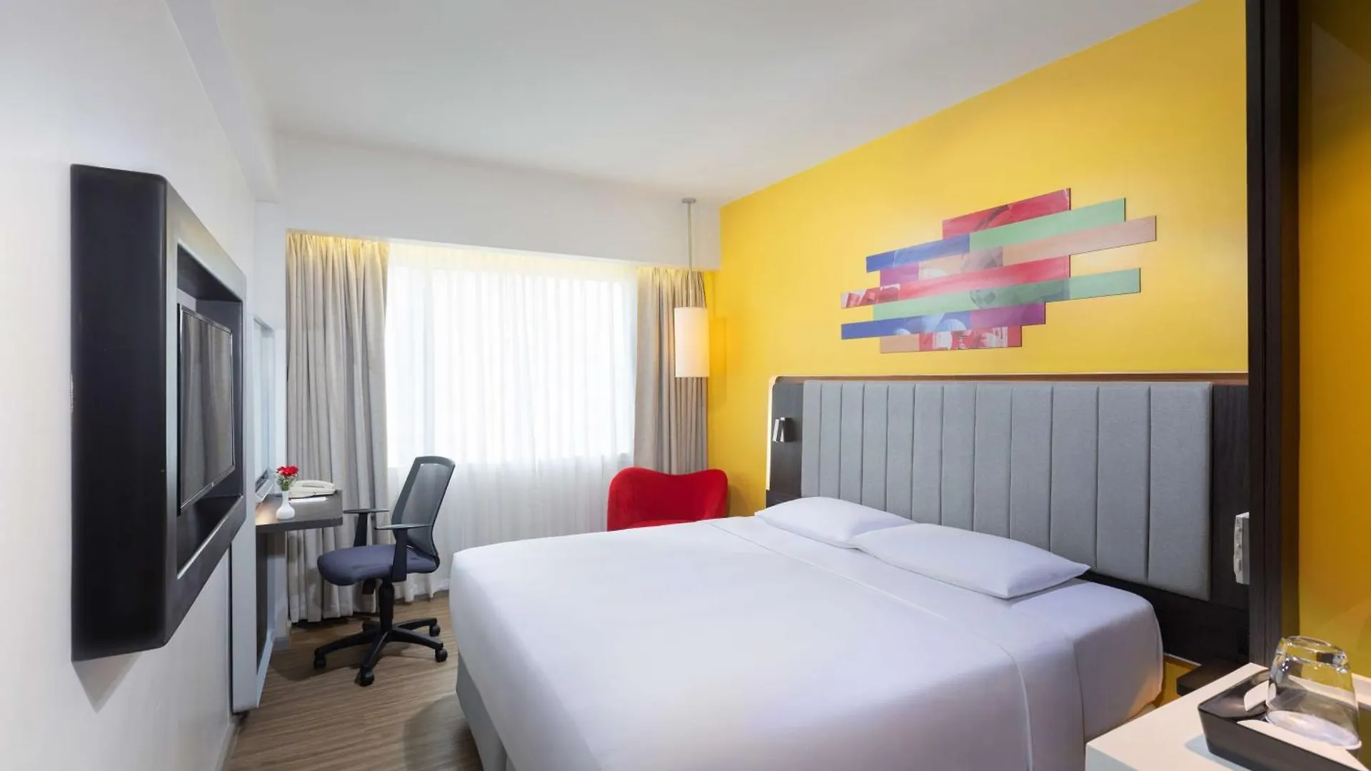 Park Inn By Radisson Clark Angeles Hotel