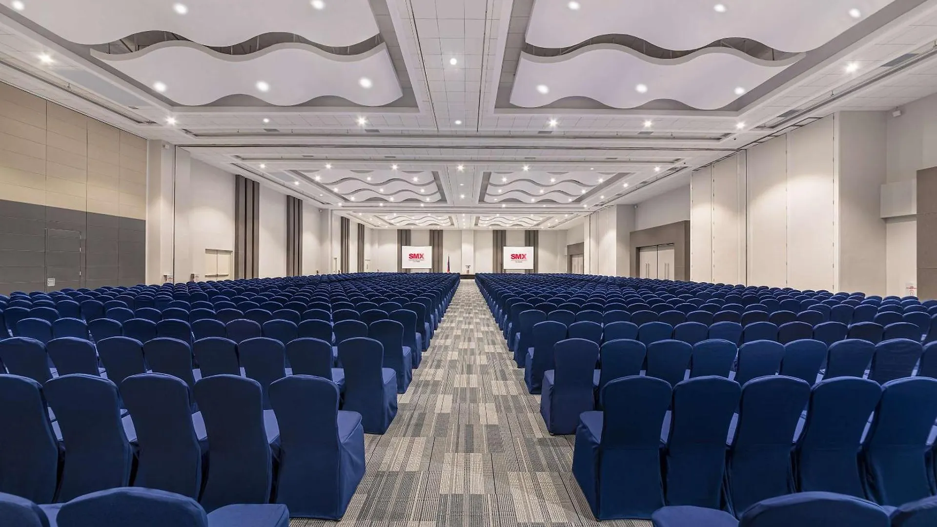 Park Inn By Radisson Clark Angeles Hotel