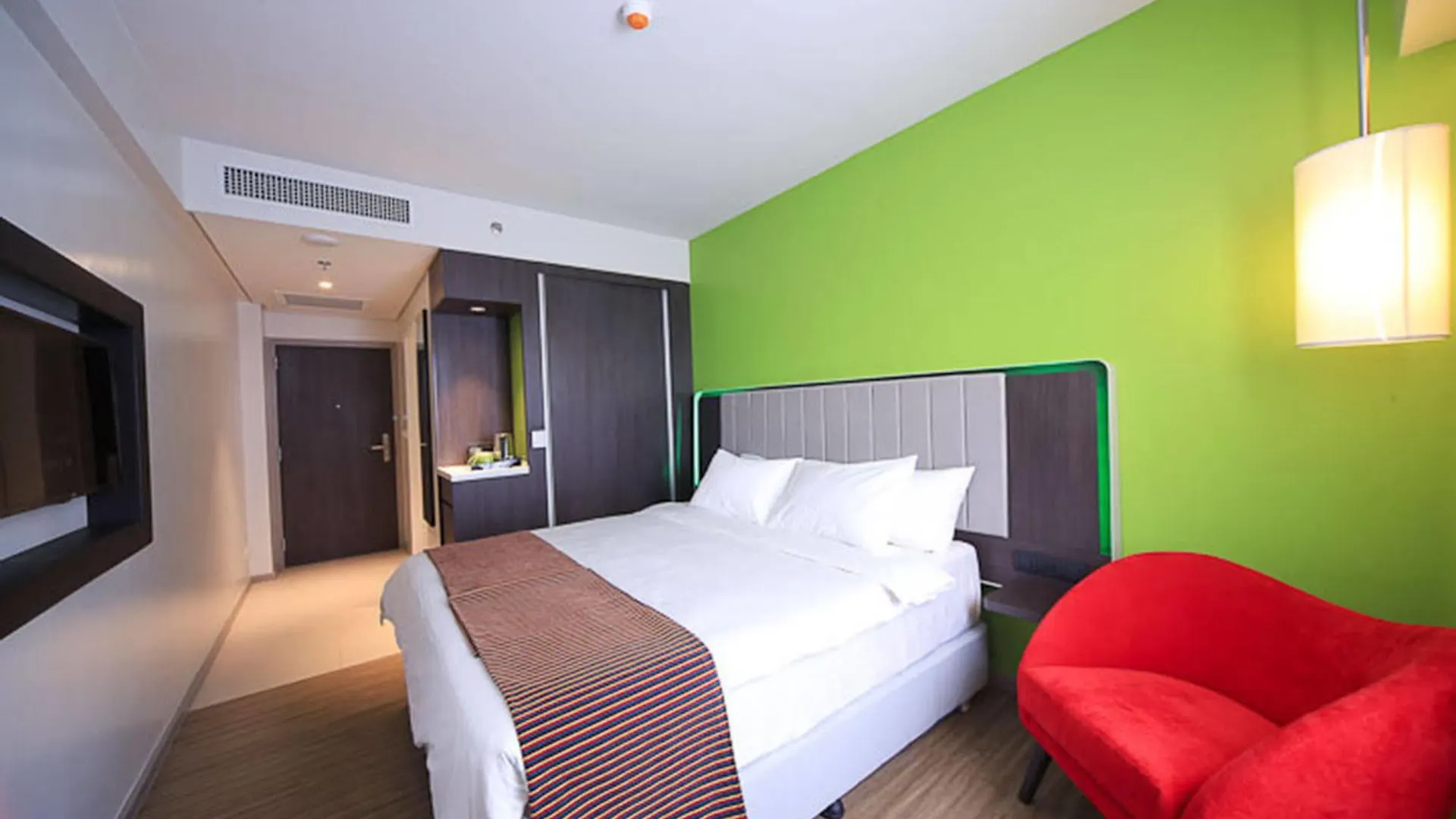Park Inn By Radisson Clark Angeles Hotel